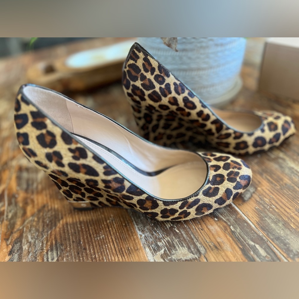 Tory Burch 9 M  Astoria calf hair leopard print wedge heels